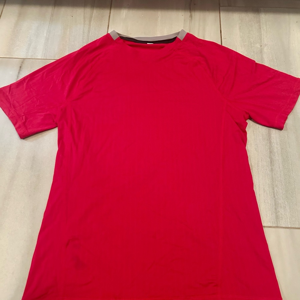 limited edition men’s swiftly tech shirt